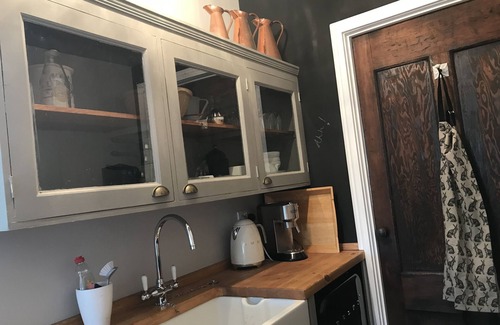 Cooden Cottage | Dippy cottage - a perfect romantic escape, offering private luxury to indulge in