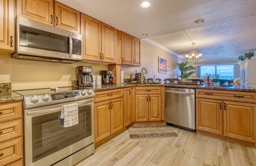 Madeira Beach Condo | *DIRECT BEACH FRONT*GREAT LOCATION* 2 BEDROOM 2 BATH*AWESOME VIEWS*