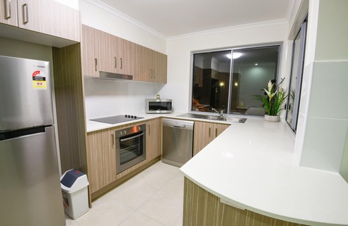 Mountain Creek Apartment | Direct Collective - Breeze on Brightwater