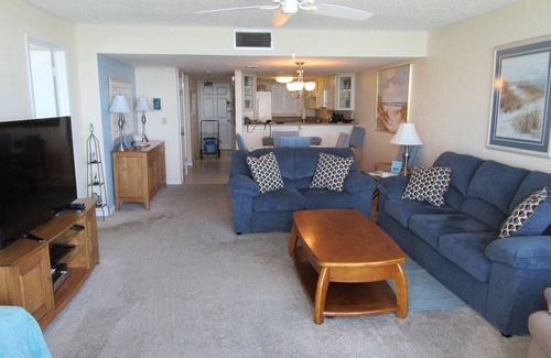 Daytona Beach Shores Condo | DIRECT OCEANFRONT 2B/2B ON THE NO DRIVE BEACH