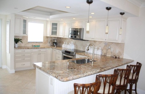 Highland Beach Condo | Direct OCEANFRONT Condo on the BEACH