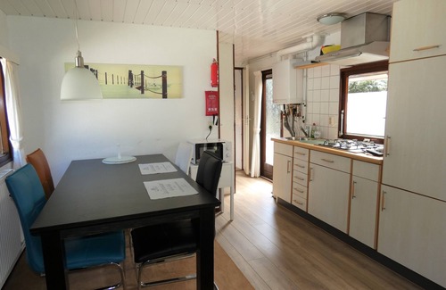 Marum Ski Chalet | Direct op grens van Friesland,Groningen en Drenthe tegen bos gelegen