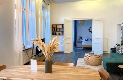 Sankt Aldegund Condo | ☆ Direct view of the Moselle | 126m² old building | terrace ☆