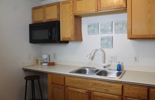Fondren Apartment | Discounted Cozy Home with Modern Amenities