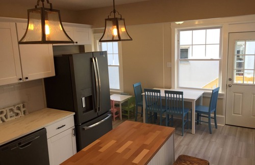 Atlantic City House | Discounted Summer Weeks Still Available! Steps to the beach Off-Street Parking!