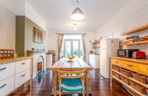 South Acton House | (Discounts for Long-stay) Stylish period property
