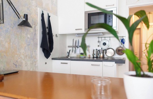 Mariahilf Apartment | Discover an Artistic Haven in the Heart of Vienna's Lively District