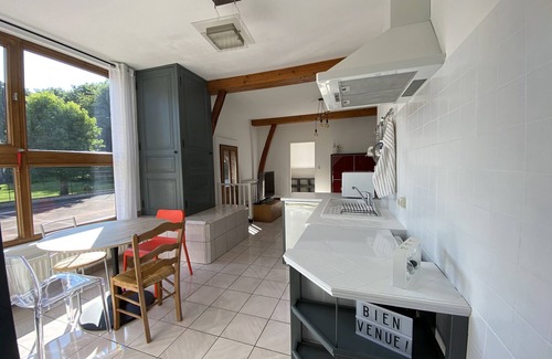 Lanches-Saint-Hilaire House | "Discover Charm and Comfort - An Unforgettable Stay Awaits You!"