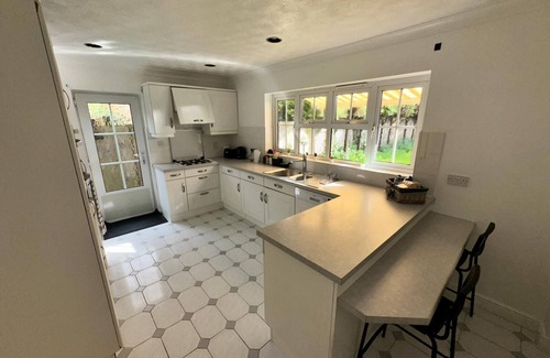 Bray on Thames House | Discover Heaven's Way Heathrow: 25% Off! Near Windsor Castle, Legoland, Windsor!