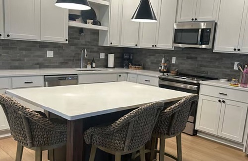 Ankeny House | Discover Modern Elegance - Luxurious, Newly-Constructed Townhouse in Ankeny