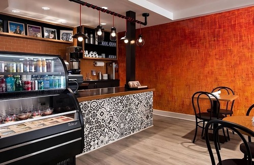 Norma Triangle House | Discover Pizza Dough Pizzeria & Bar! 3 Pet-Friendly Units