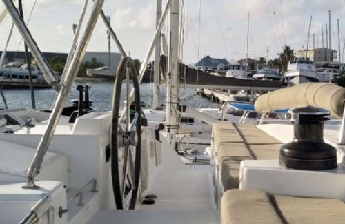 Palm Cay Boat Rental | Discover the Bahamas on a luxury catamaran, diving, snorkeling