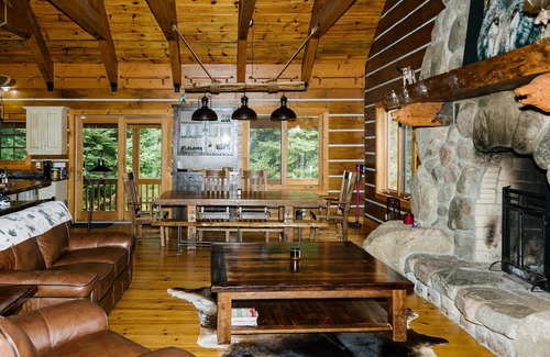 Highlands East Cottage | Discover the Creekside Escape: Your Private Retreat in Nature's Embrace