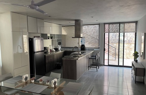 Raquet Club House | Discover the perfect getaway at our lakeside home within a gated community
