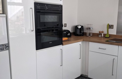 Port Talbot House | Discover the Splendour of Cape Cottage – Your Ultimate Retreat in South Wales!