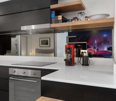South Brisbane Apartment | Discover urban bliss in our 1-bedroom King bed apartment! City views and cultural gems