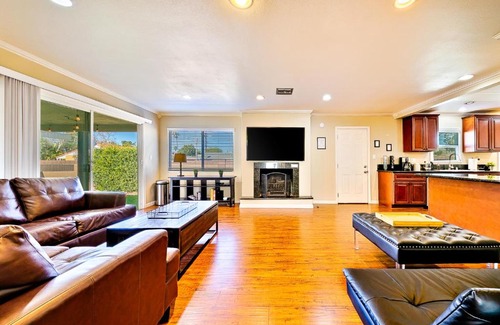 Anaheim Colony Historic District House | Disney Getaway