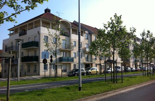 Bussy-Saint-Georges Apartment | DISNEYLAND-PARIS aux portes de la BATCAVE