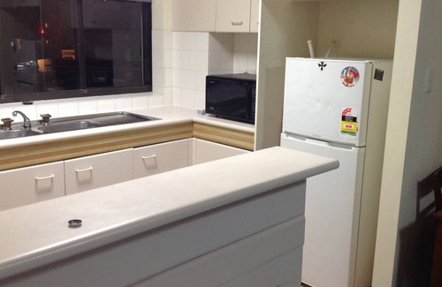 Surfers Paradise Apartment | Distant Ocean and Hanlan Views