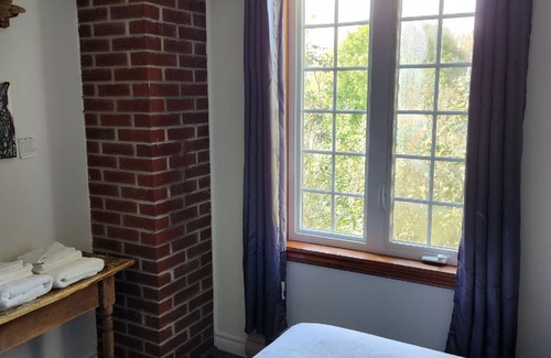 Saint Jean Port Joli Hotel | Distinctive 5-room inn, located a few steps from the river to discover the multi