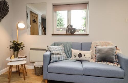 Tonbridge House | Ditsys Den