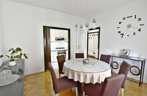 Umag Apartment | Diva in Umag Stella Maris 2 bathrooms near the beach Wifi Washing machine Grill