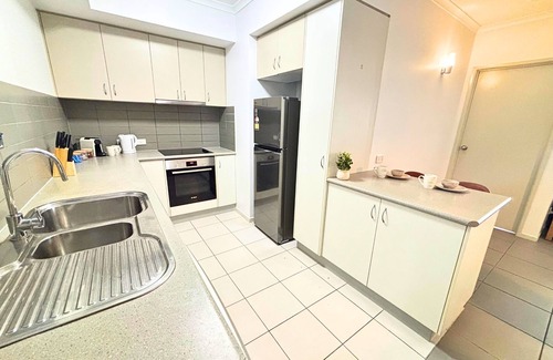 Earlville Apartment | Dive In – Cairns Poolside Stay