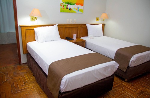Huacachina Hotel | DM Mossone Ica