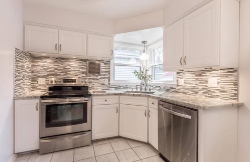 Whitefish Bay House | DNC? Stay at our Charming Home in Whitefish Bay! 10-15min to Downtown!
