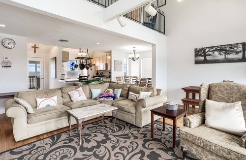 Slidell House | Do Jazz Fest and French Quarter then come back to peace & quiet!