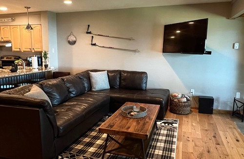 Nellysford Condo | Dobie condo, renovated top to bottom! LOTS OF DETAILED INFO LISTED ☺️