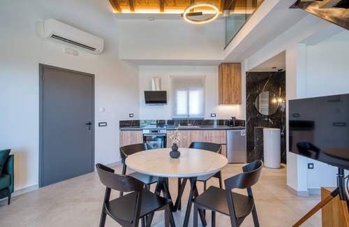 Exostis House | Doceo Refined Living Suite 5