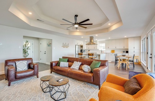 Mabank House | Dock & Fire Pit: Lakefront Gun Barrel City Getaway