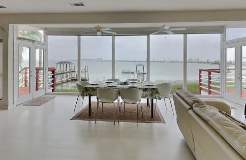 Galveston House | Dock Of The Bay