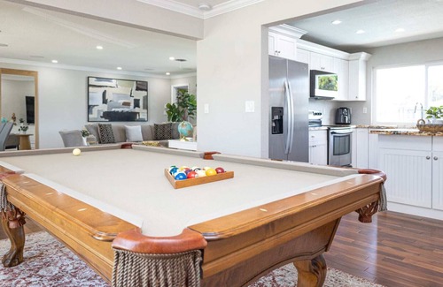 Coral Ridge Isles House | Dockside Daydreams, Cozy, Canal Front with Pool