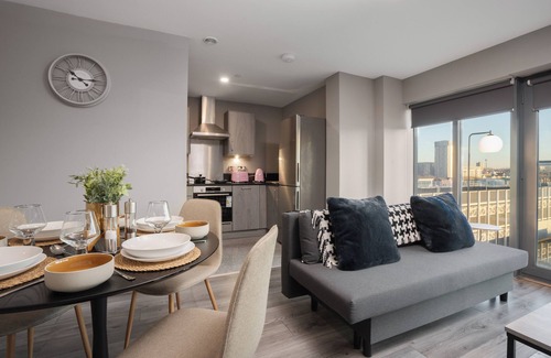 The Docks Apartment | Dockside Escape | By M&S Arena & Royal Albert Dock