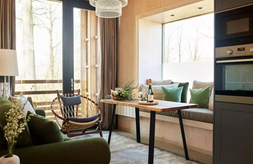 Maubray Cottage | Dockside Forest Retreat