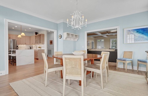 Shell Island House | Dockside Hideaway: Enjoy Privacy and Scenic Views