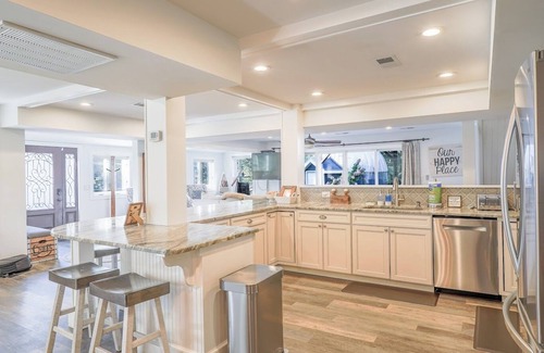 Fort Ann House | Dockside Manor-Family and Pet friendly- Private Dock,Gameroom, Firepit & Hot Tub