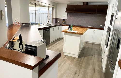 Dudley Park House | Dockside on Mandurah Canals