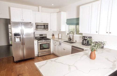 Chinatown House | Dodger Stadium/Chinatown/Echo Park Newly updated House!