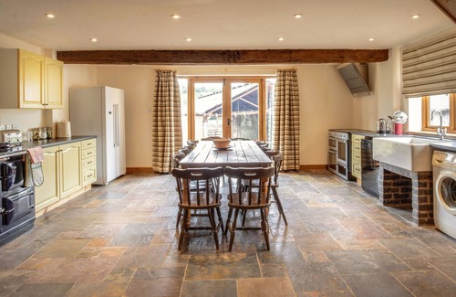 Whitbourne Other | Dog and Family-Friendly Self-Catering Farmhouse on Working Farm
