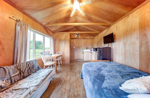 Westford Apartment | Dog-Friendly Cabin Near Pymatuning Lake!