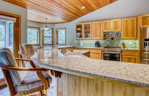 Deer Park House | Dog-Friendly Home with WiFi, Fireplace, & Deck, Private Hot Tub, & SHARC Passes