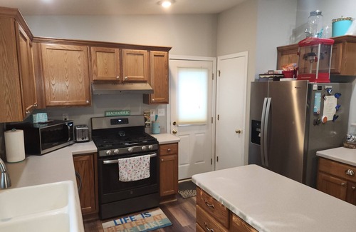 Shorewood-Tower Hills-Harbert House | DOG FRIENDLY! HOTUB! WARREN DUNES