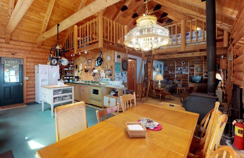 Rockwood Cabin | Dog-Friendly Lakefront Log Cabin with Peaceful Atmosphere, Dock & Boat Launch