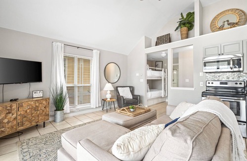 Destin Condo | Dog Friendly Nantucket 10A