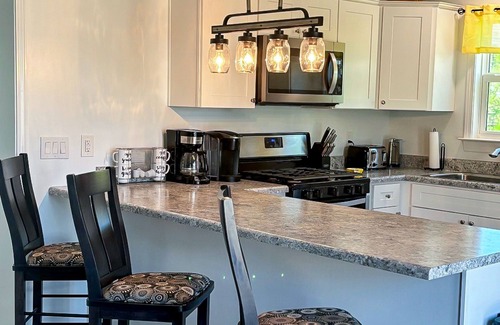 East End House | Dog-friendly ocean-view house with central AC & washer/dryer - snowbird-friendly