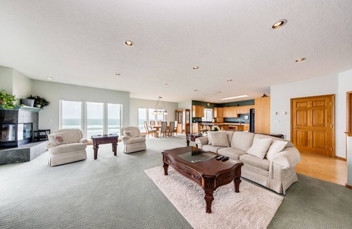 Cloverdale House | Dog-Friendly Oceanfront House with Stunning Views, Multi-Level Deck, & Fireplace
