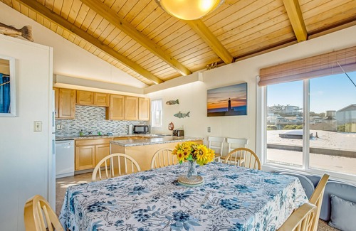 Newport House | Dog-Friendly Oceanview Duplex w/Beach Access - Walk to Nye Beach Shops